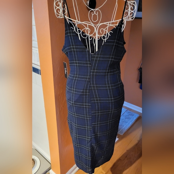 New with tags plaid asymmetrical dress - Picture 2 of 2